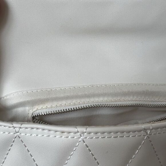 Quilted Small Chain Strap Crossbody Purse Bag Vegan Leather Forever 21 - Picture 12 of 14